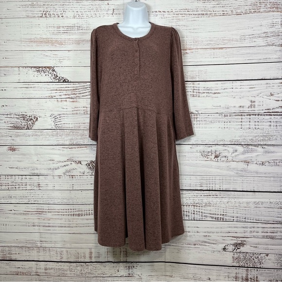 Torrid Super Soft Plush Rose 3/4 Sleeve Skater Dress - Picture 1 of 14